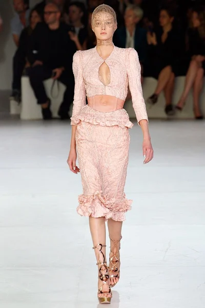 Look 7
